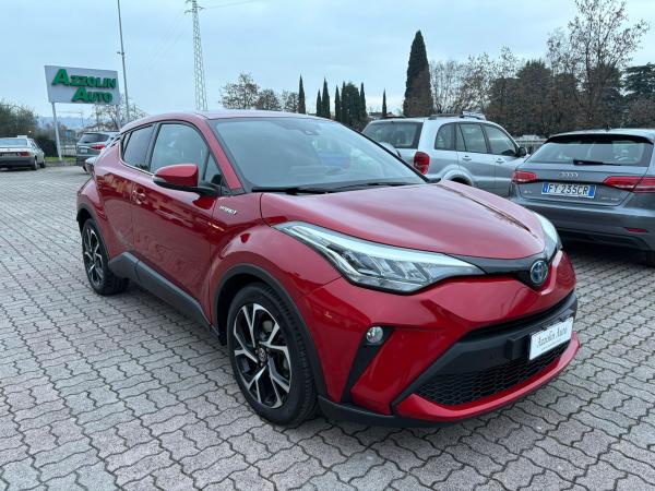TOYOTA C-HR 1.8 IBRIDA TAGLIANDATA TOYOTA SI A NEOPATENTATI
